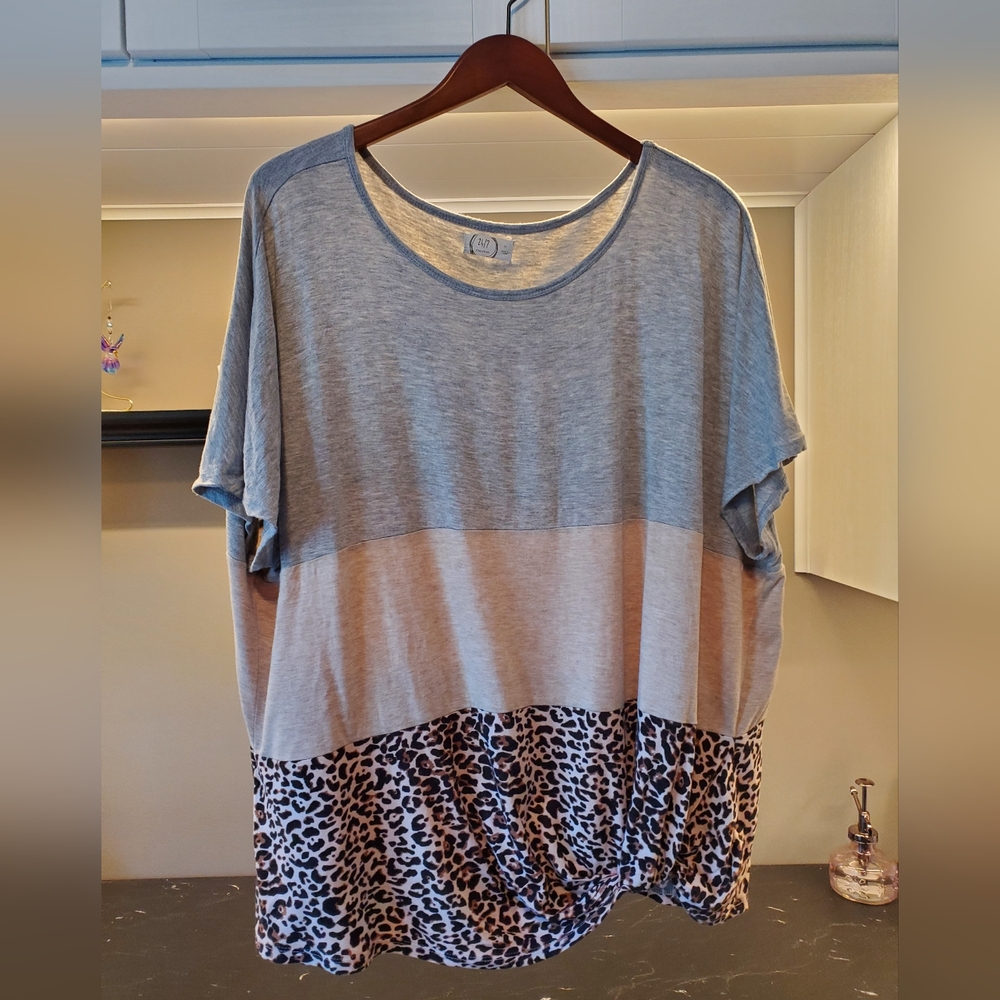 Maurices 2X Plus Size Women's 24/7 Knot Hem Shirt